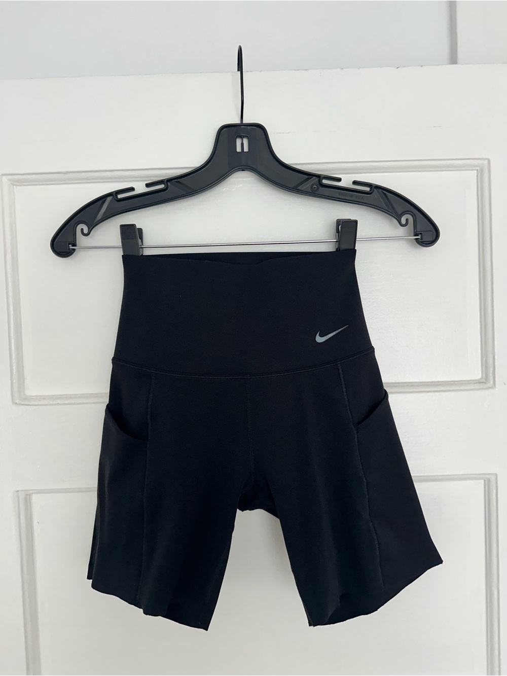 Nike Universa high-rise bike shorts with size pockets XS